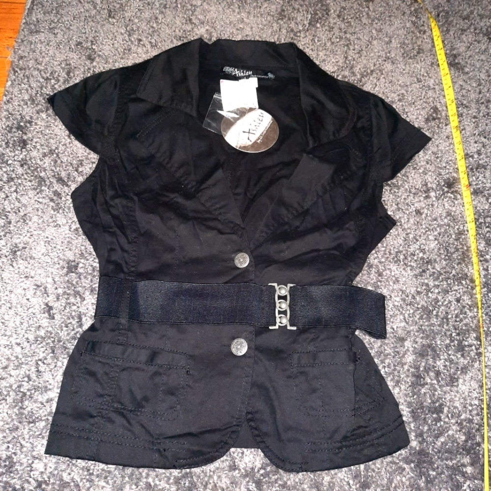 ASHLEY BY 26 INTERNATIONAL Button-Down Blouse With Belt (Sz: Juniors Large)